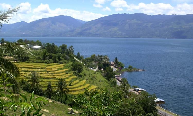 Danau Maninjau & Bukittinggi Explorer